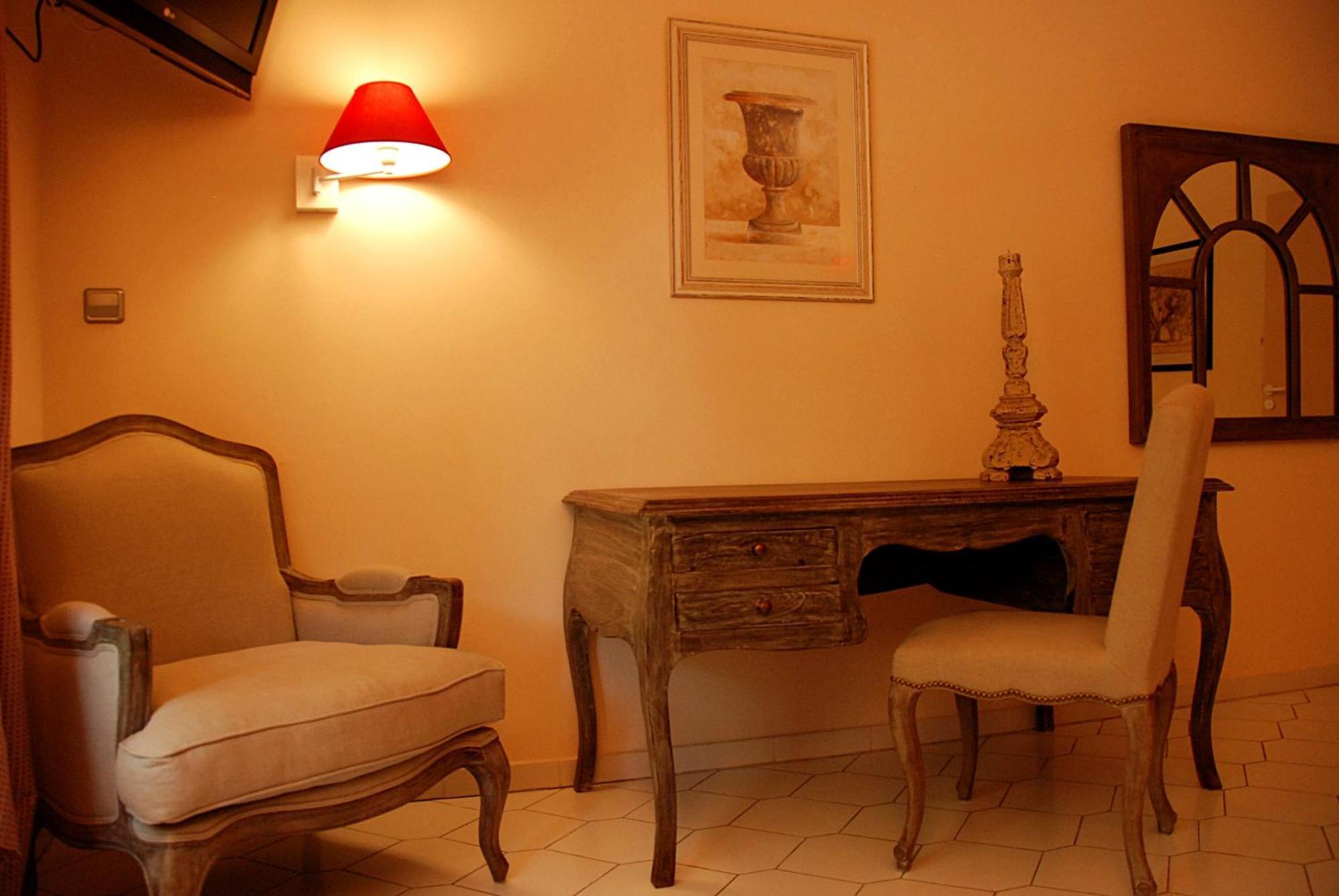 Hotel Les Mazets Des Roches تاراسكون الغرفة الصورة