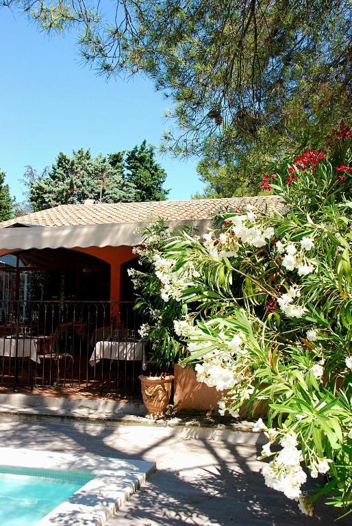 Hotel Les Mazets Des Roches تاراسكون المظهر الخارجي الصورة